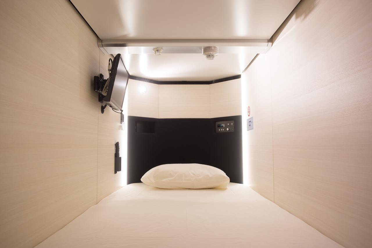 New Japan Lady'S Capsule Hotel Осака Екстериор снимка